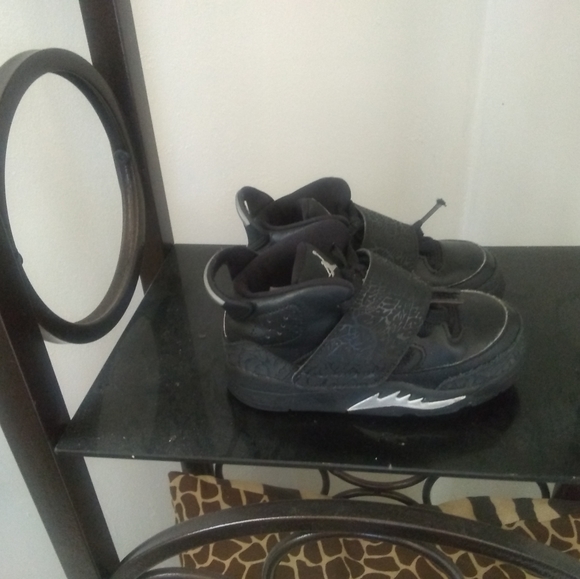 Sneakers - Picture 1 of 3